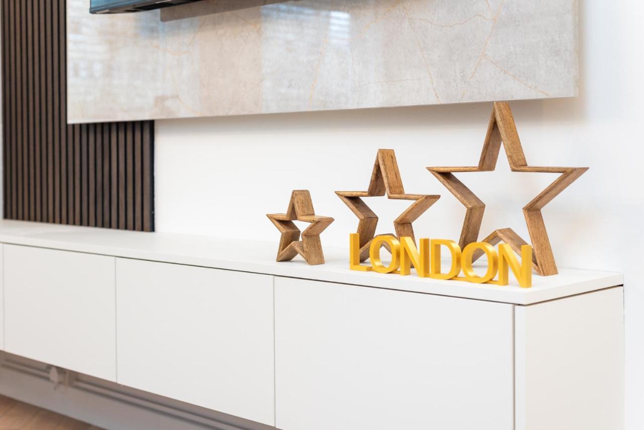 London'S Modern Nuance Apartment - Battersea Bagian luar foto